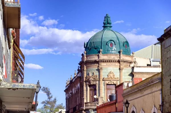 Edificio coloniale a Oxaca — Foto Stock