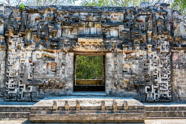 Antiguo Templo en Chicanna, México —  Fotos de Stock