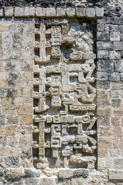 Detalles intrincados de ruinas mayas — Foto de Stock