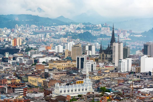 Manizales şehir merkezi ve Katedrali — Stok fotoğraf