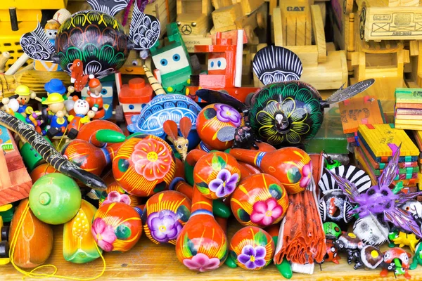 Kolorowe tradycyjne wyroby rękodzielnicze z Oaxaca — Zdjęcie stockowe