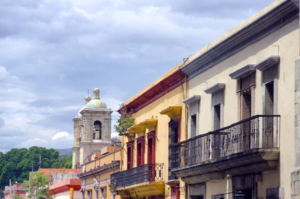 Colonial Street with Church in Puebla — Stock Photo, Image