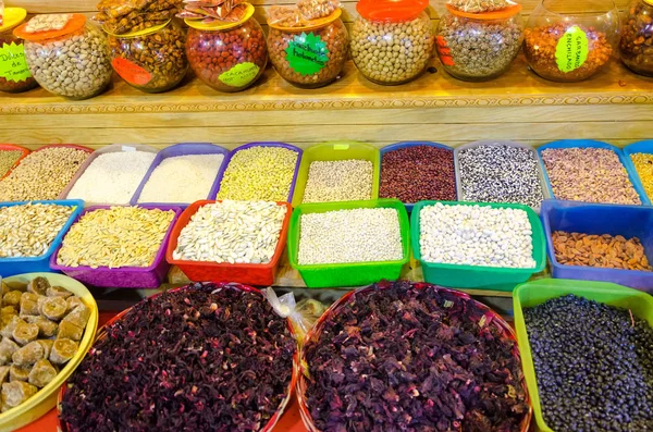 Variedad de especias en el mercado en Oaxaca — Foto de Stock