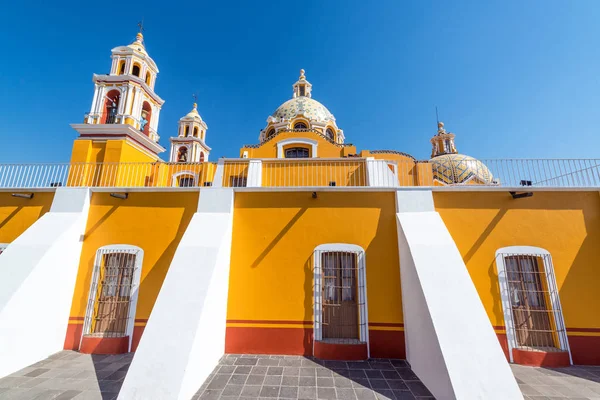 Vista lateral de la Iglesia Nuestra Señora de los Remedios — Foto de Stock