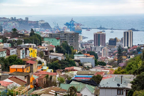 Valparaiso staden och hamnen — Stockfoto