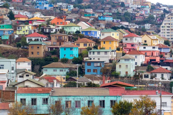 Kleurrijke huizen in Valparaíso — Stockfoto