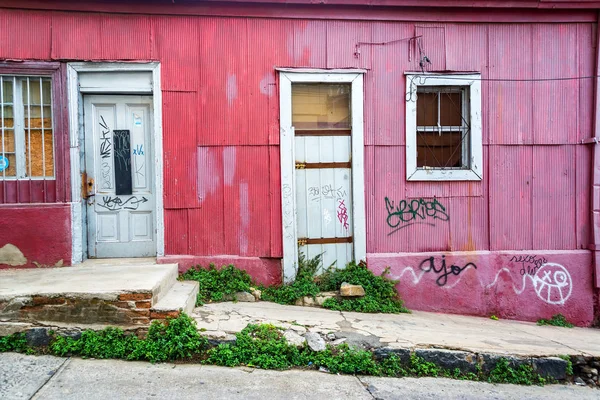 Facciata Rosa a Valparaiso, Cile — Foto Stock