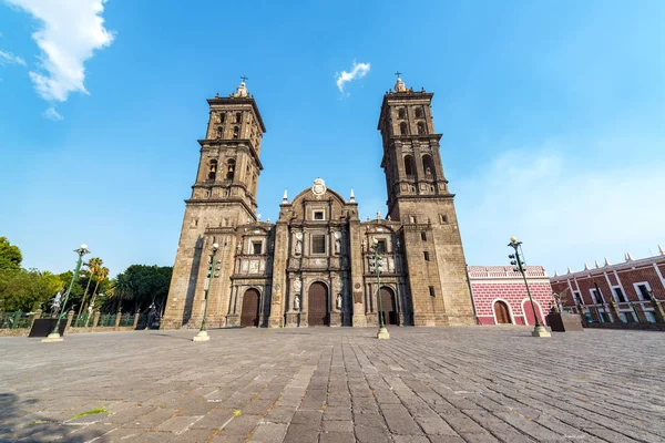 Schöne kathedrale von puebla, mexiko — Stockfoto