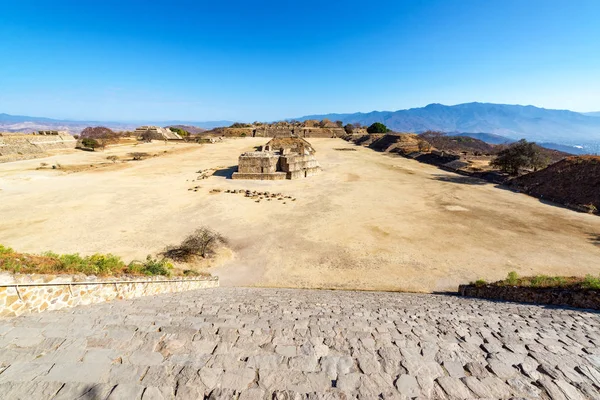 Monte Alban vue grand angle — Photo