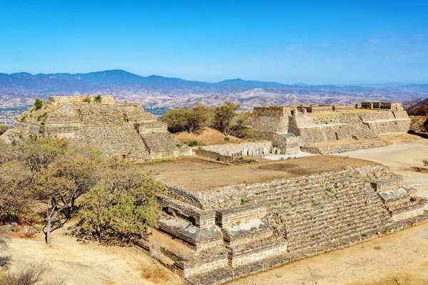 Ναοί στο Monte Alban — Φωτογραφία Αρχείου