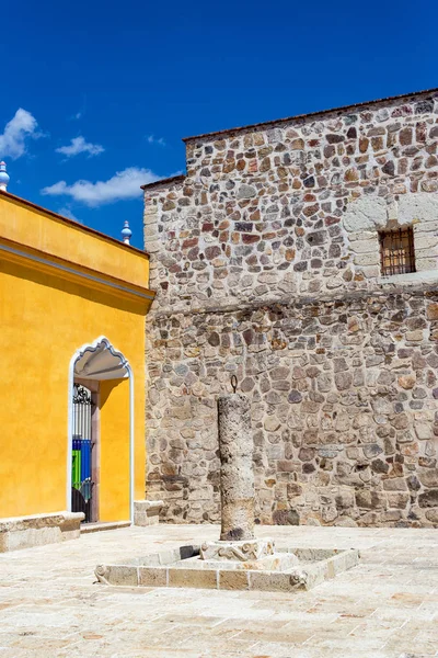 Historic Courtyard in Mexico — Stock Photo, Image