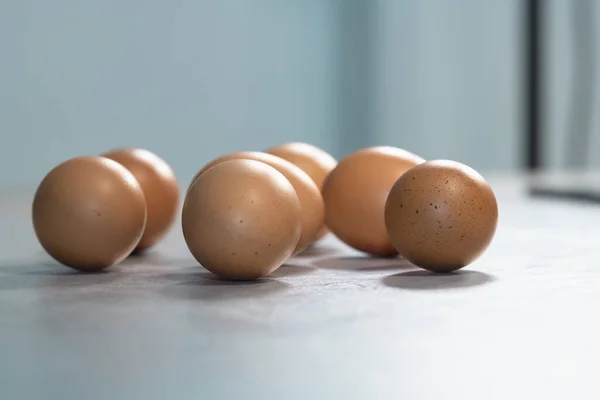 Close-up de um grupo de ovos castanhos — Fotografia de Stock