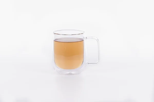 Nahaufnahme Von Grünem Tee Einer Transparenten Tasse Isoliert Auf Weißem — Stockfoto