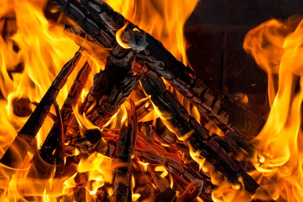 Bright flames of the fire — Stock Photo, Image