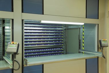 Depodaki otomatik depolama sistemi