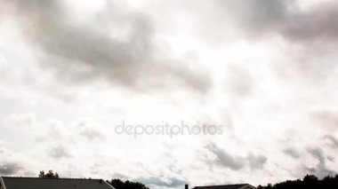 Summer.Thunder gökyüzü yağmur önce. Zaman atlamalı 