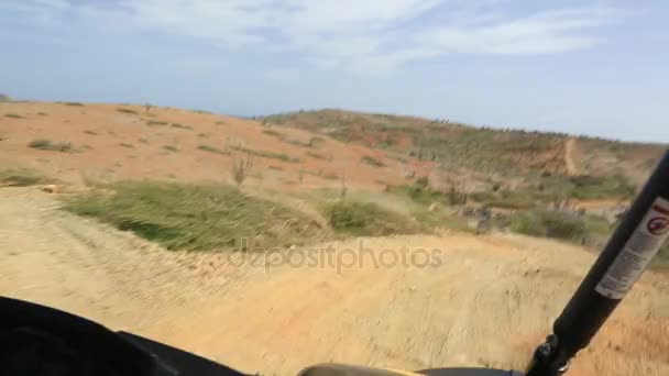 Road Utv Aruba Tour Incredibile Paesaggio Desertico Pietra Cielo Blu — Video Stock