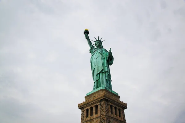 Bela Vista Sobre Estátua Isolada Liberdade Nova York — Fotografia de Stock