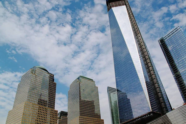 World Trade Center Bâtiments Inachevés Sur Fond Bleu Ciel Nuages — Photo