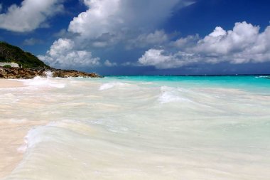 Bermuda Adaları bir beyaz kum plajı üzerinde şaşırtıcı görünümü. Güzel arka plan