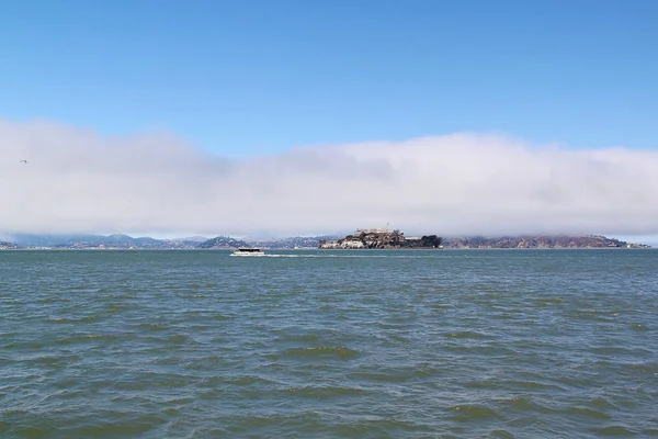 São Francisco Vista Para Prisão Alcatraz Fundo Ilha Alcatraz Estados — Fotografia de Stock