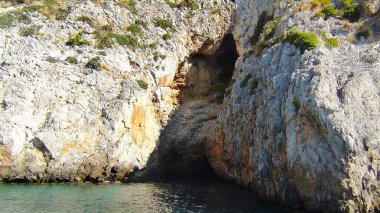 İspanya. Akdeniz'de Uçurumdaki şaşırtıcı görünümü. Güzel arka plan.