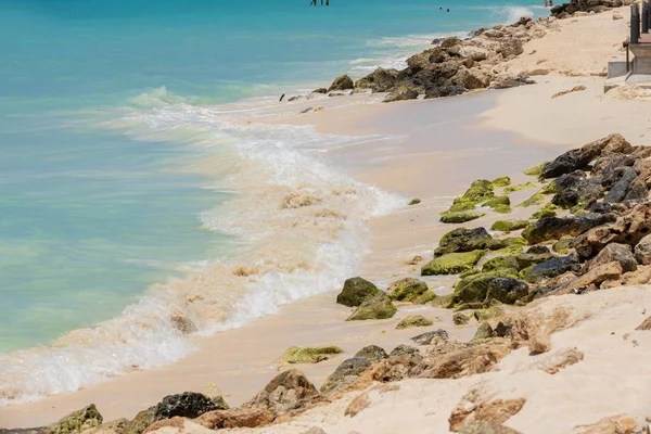 Playa Arena Blanca Olas Turquesas Agua Mar Turquesa Cielo Azul — Foto de Stock