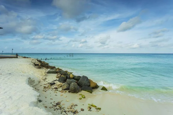 Vista Deslumbrante Oceano Atlântico Linha Costa Areia Branca Água Azul — Fotografia de Stock