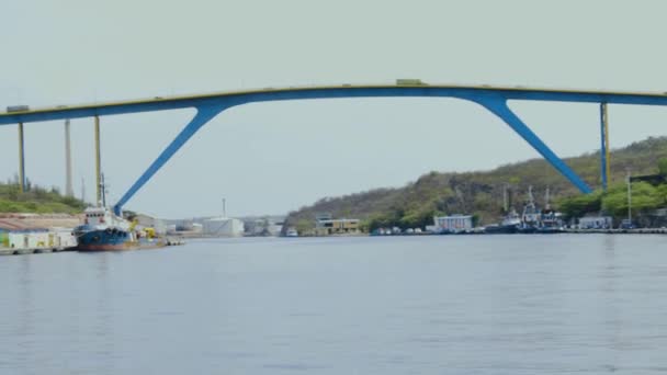 Prachtig Uitzicht Beroemde Queen Juliana Bridge Prachtig Oceaanlandschap Blauwe Lucht — Stockvideo