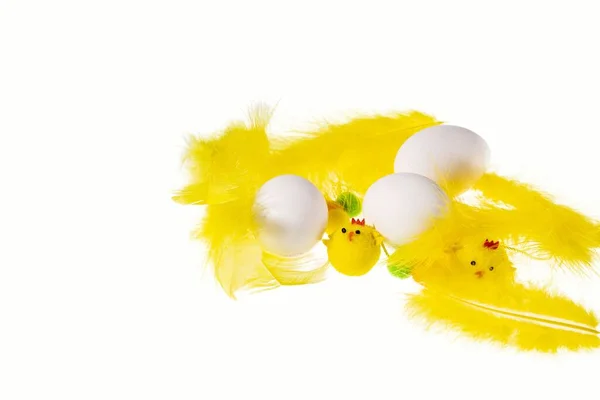 Close View White Eggs Yellow Feathers Chick Figures Isolated White — Stock Photo, Image