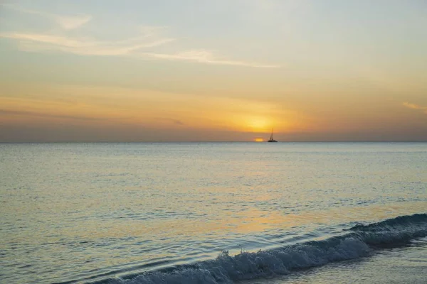 Прекрасний Барвистий Вид Сонця Орлиному Пляжі Острова Аруба Карибці Незабутній — стокове фото