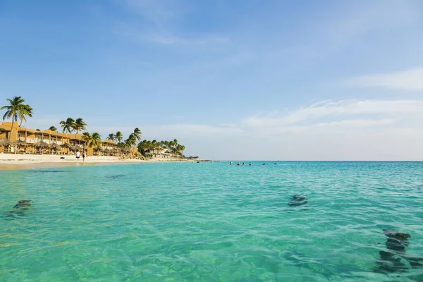 Increíble Vista Del Agua Turquesa Del Océano Atlántico Cielo Azul —  Fotos de Stock