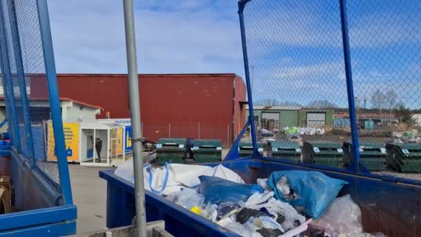 Schöne Übersicht Über Die Recyclingstation Europa Schweden Enkoping 2020 — Stockvideo