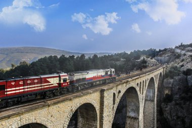 Trenler tcdd istasyon varda