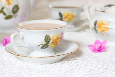 Gül desenli seramik vintage Kupası kahve