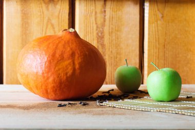 Sonbahar elma ve kabaklar ahşap tablo