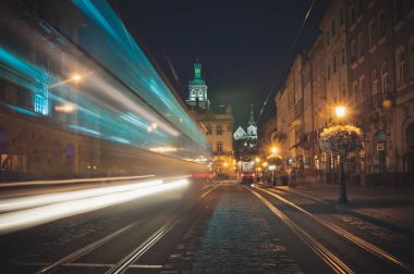 Gece şehir, Lviv atmosferini