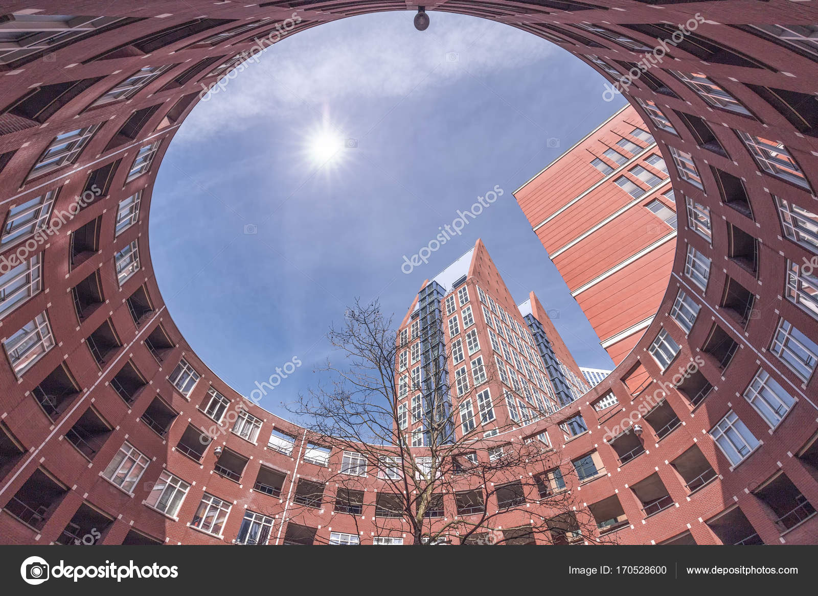 Helles Backsteinhaus - Stockfotografie: lizenzfreie Fotos © ankorlight