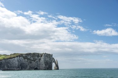 Plaj ve Etretat kayalıklarla