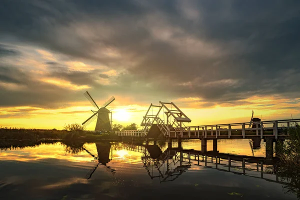 Mulino eolico Kinderdijk — Foto Stock