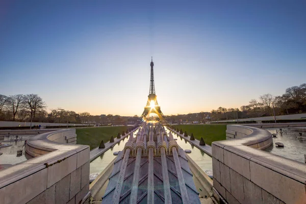 Torre Eiffel amanecer — Foto de Stock