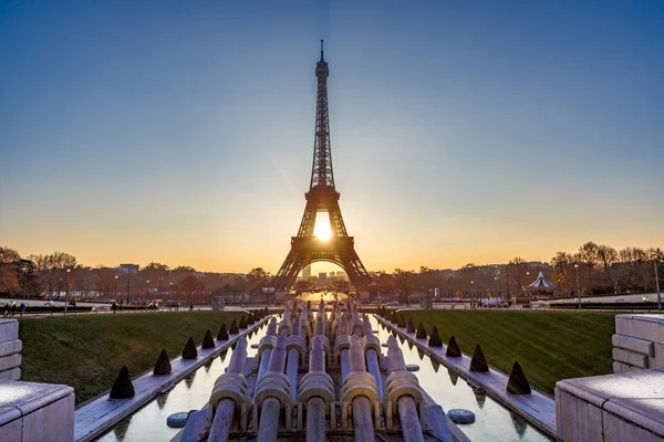 Eiffel toren zonsopgang — Stockfoto