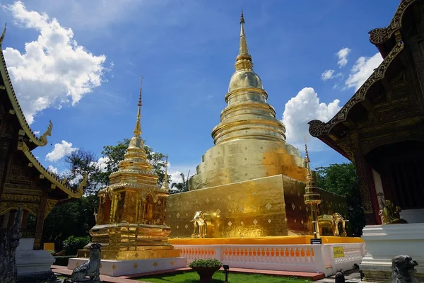 Ват Пхра Сингх Чианг Будда Таиланд - бог буддизма — стоковое фото