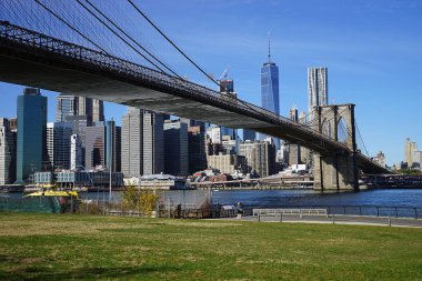 Brooklyn Köprüsü'nün New York Manhattan Hudson Nehri