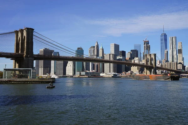 Brooklyn Köprüsü'nün New York Manhattan Hudson Nehri