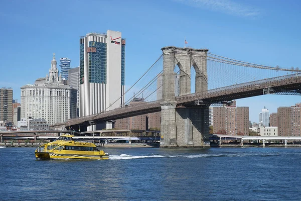 ブルックリン橋ニューヨーク マンハッタンのハドソン川 — ストック写真