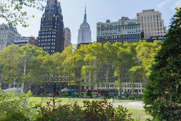 Sunny day in Bryant Park — Stock Photo, Image