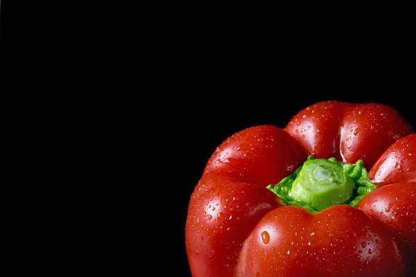 Close-up beeld van rode paprika met water druppels — Stockfoto
