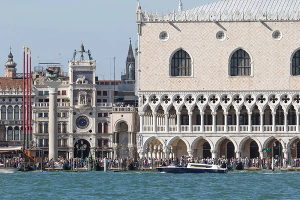 Multitud de turistas en Venecia (Italia) ) —  Fotos de Stock