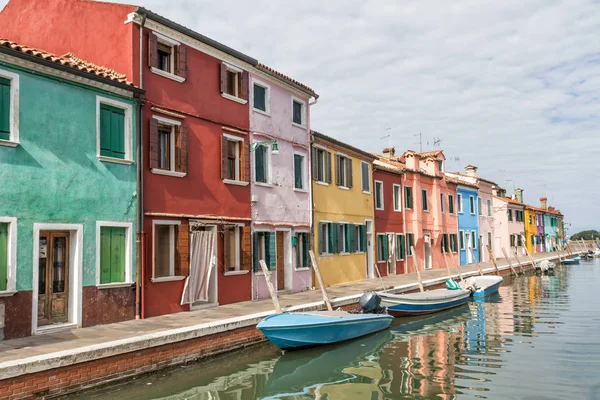 Renkli evler burano Adası — Stok fotoğraf